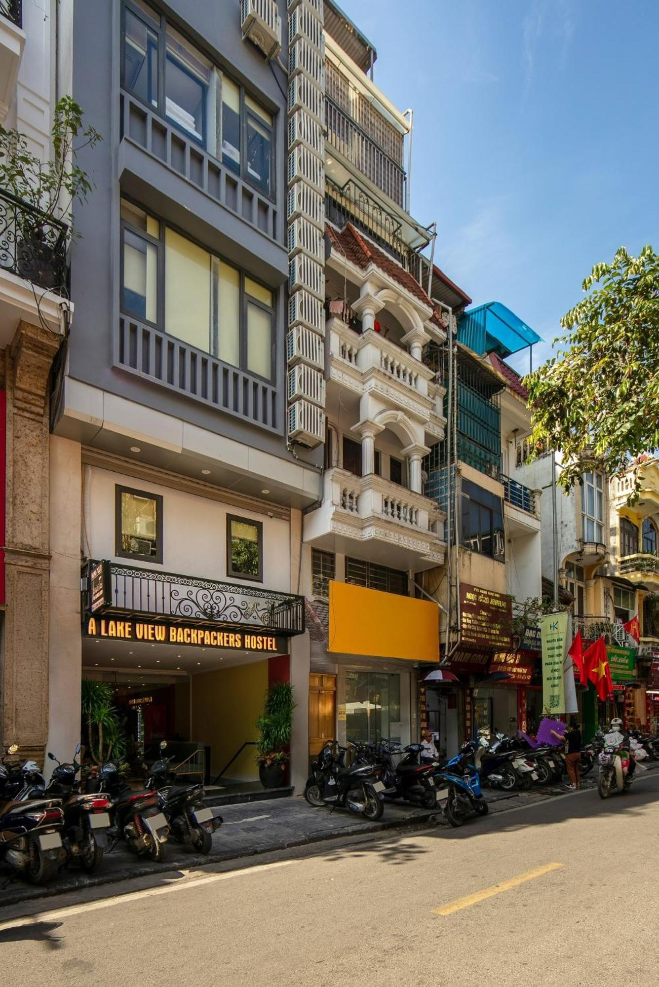 Hostel Lakeview Backpackers & Rooftop Bar