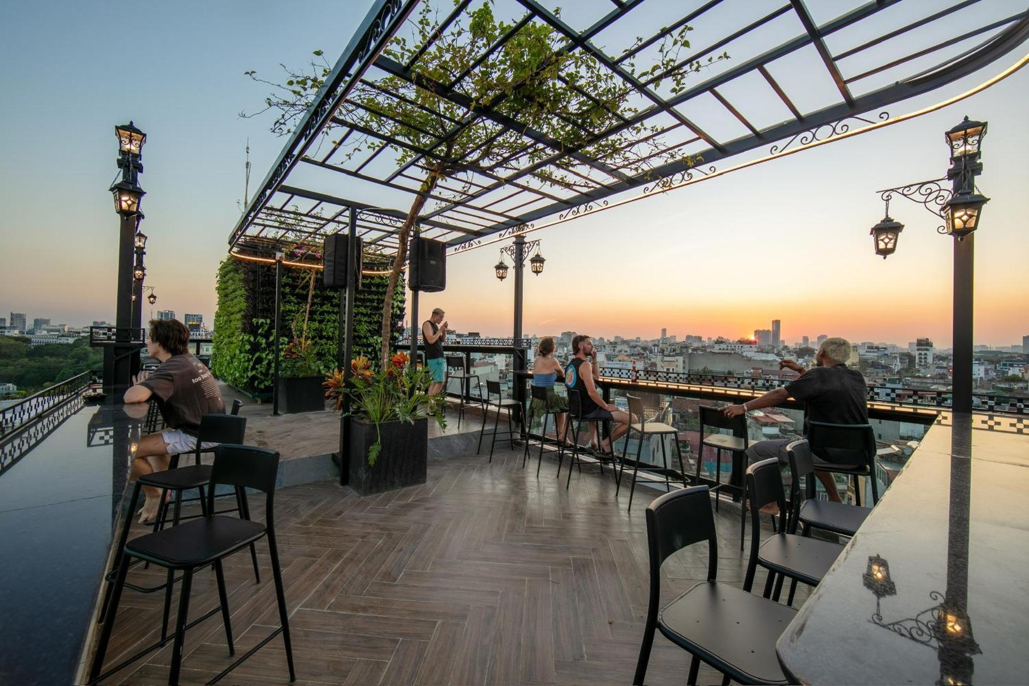 Hostel Lakeview Backpackers & Rooftop Bar