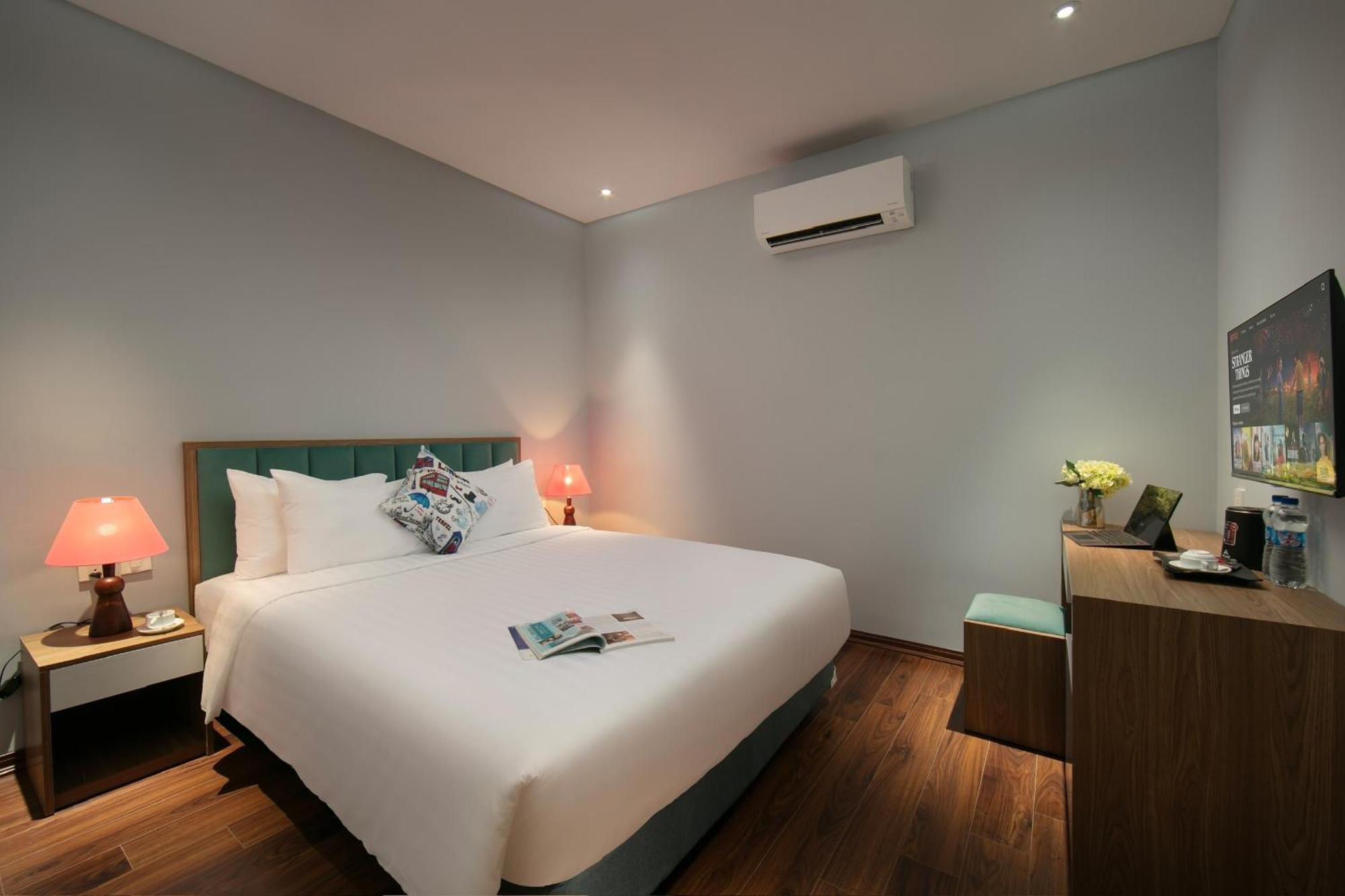 Lakeview Backpackers & Rooftop Bar *