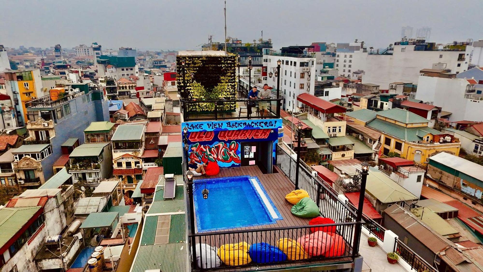Lakeview Backpackers & Rooftop Bar