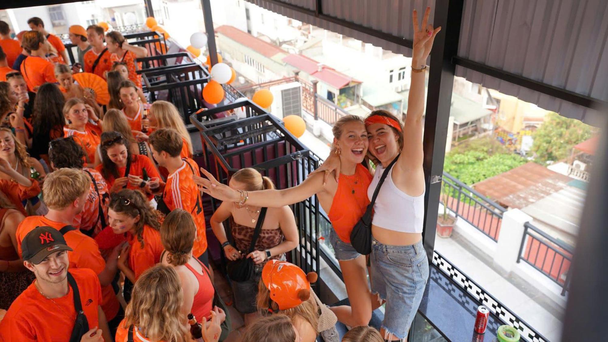 Lakeview Backpackers & Rooftop Bar *